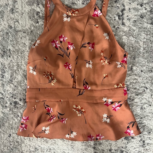 Floral tank - Picture 1 of 2